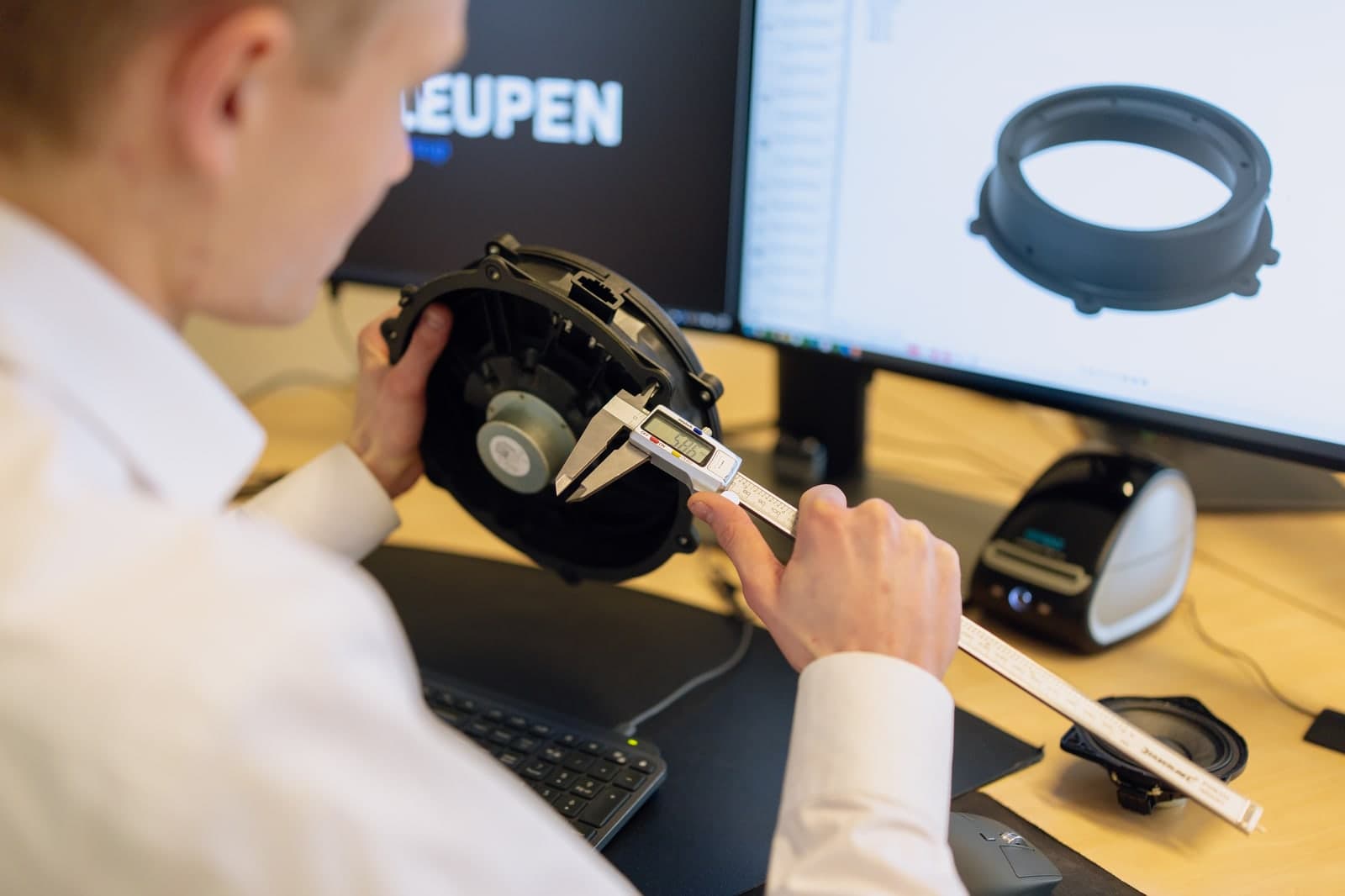 Martijn Leupen combining 3D-CAD engineering with digital product architecture
